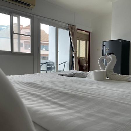 Malee Guesthouse And Restaurant Паттайя Экстерьер фото